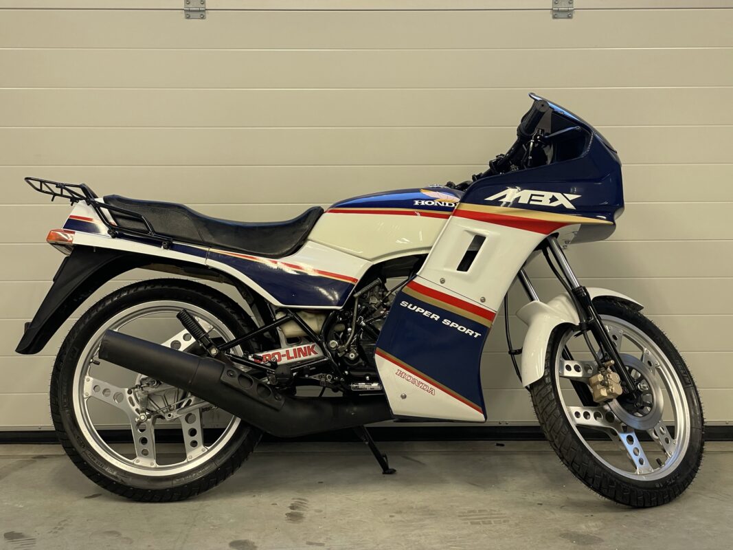 Honda MBX80 Rothmans Volle Kuip Honda M Onderdelen